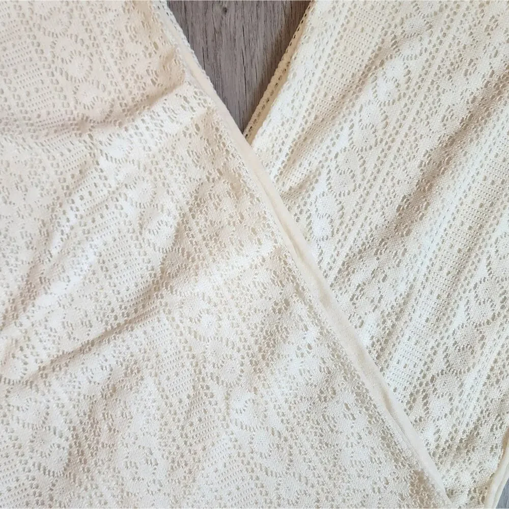 NWT Wet Seal Junior's White Lightweight Eyelet Lined Infinity Scarf One Size OS